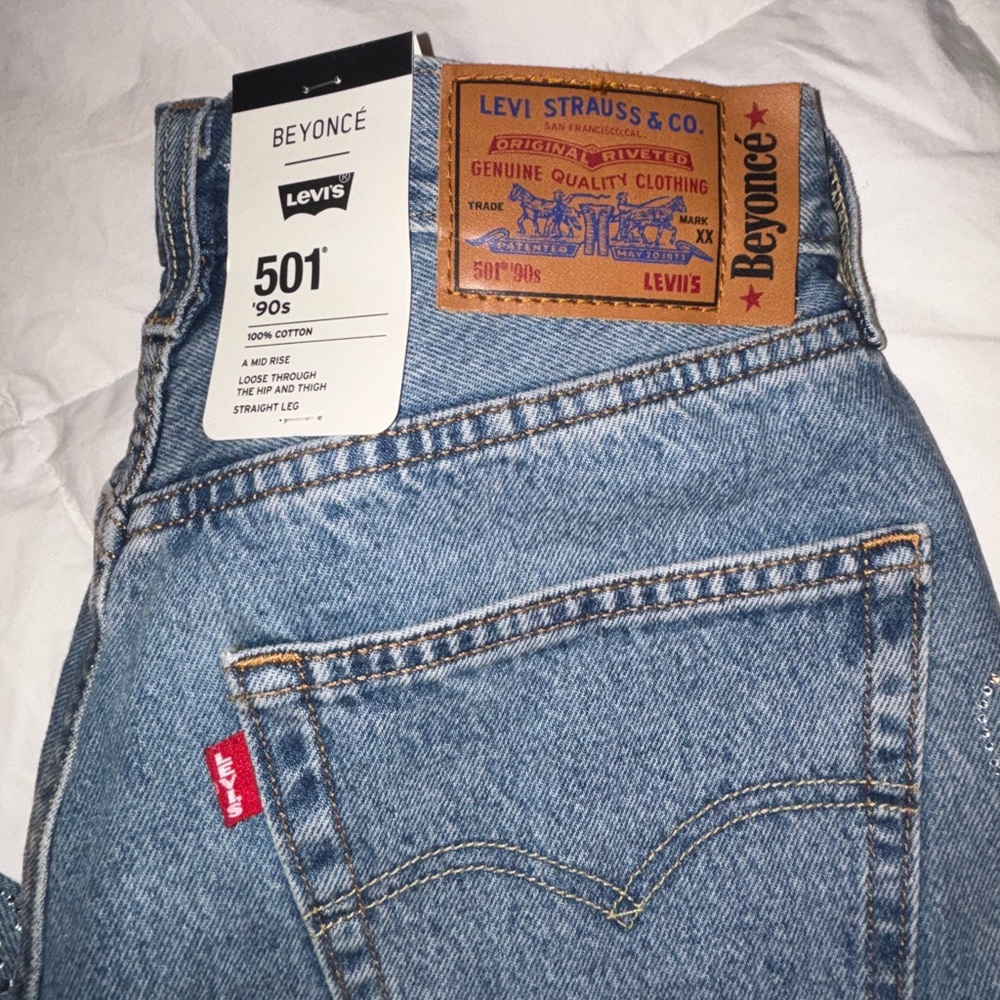 BEYONCÉ X LEVI’S 501® '90S WOMEN'S 28 x 30 - Picture 5 of 14